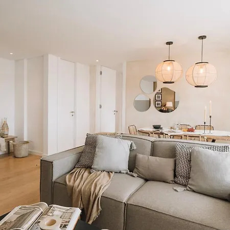 Piombino - 2 Bedrooms And Terrace In Alvalade דירה *