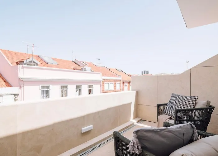 Piombino - 2 Bedrooms And Terrace In Alvalade * Lissabon